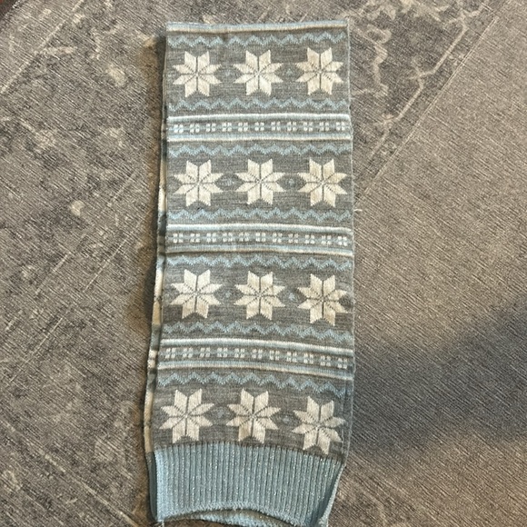 Frozen Beanie, Scarf and mittens Set - Picture 7 of 15